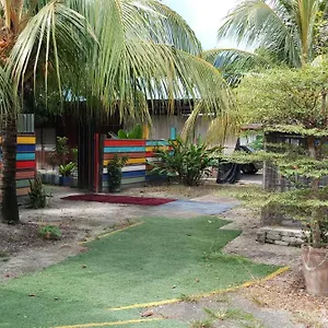 Tony's At Teluk Bahang バツーフェリンギビーチ